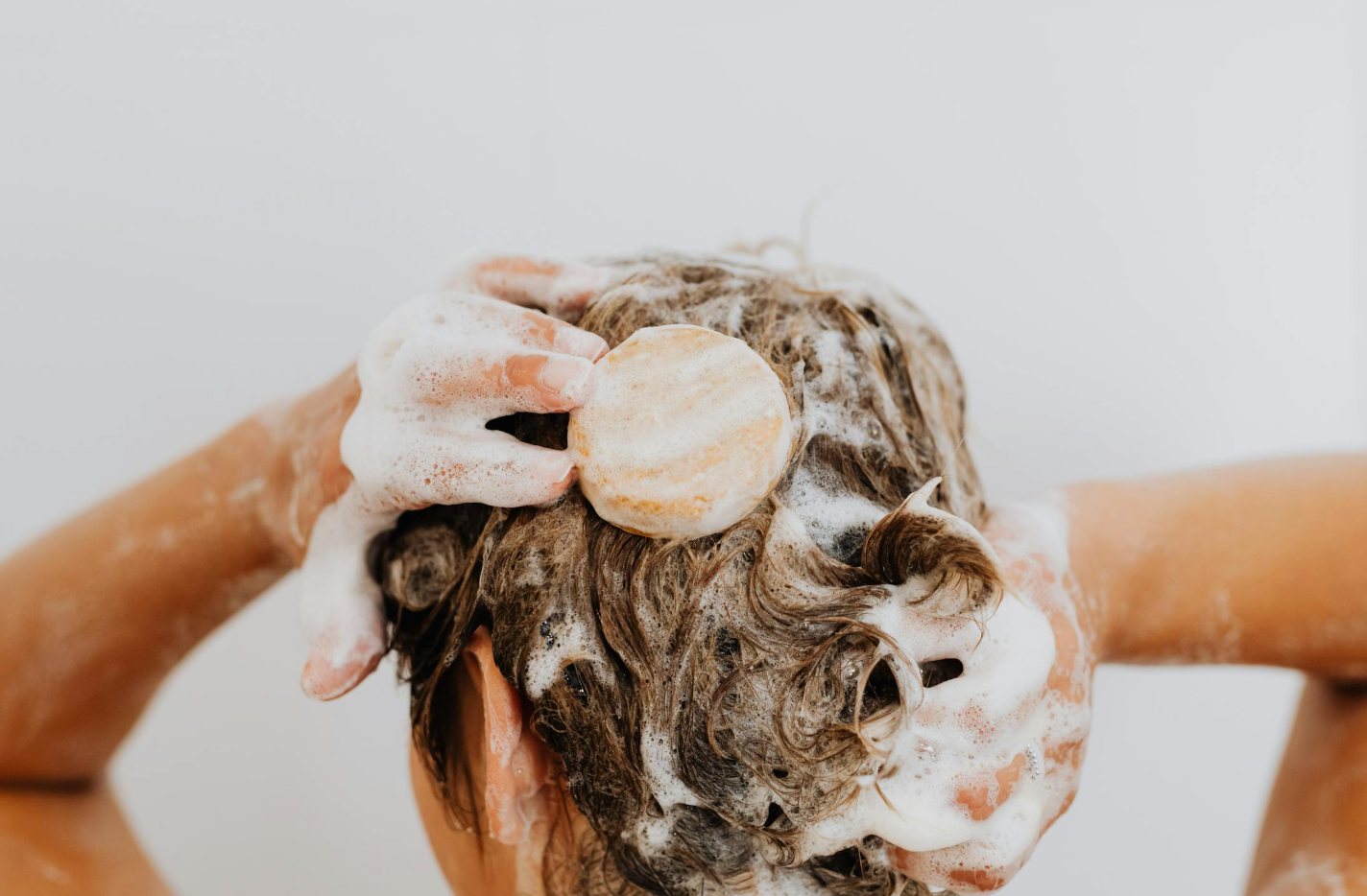 Haarverlies vs. shedding - wat is het verschil en wat kan je eraan doen?